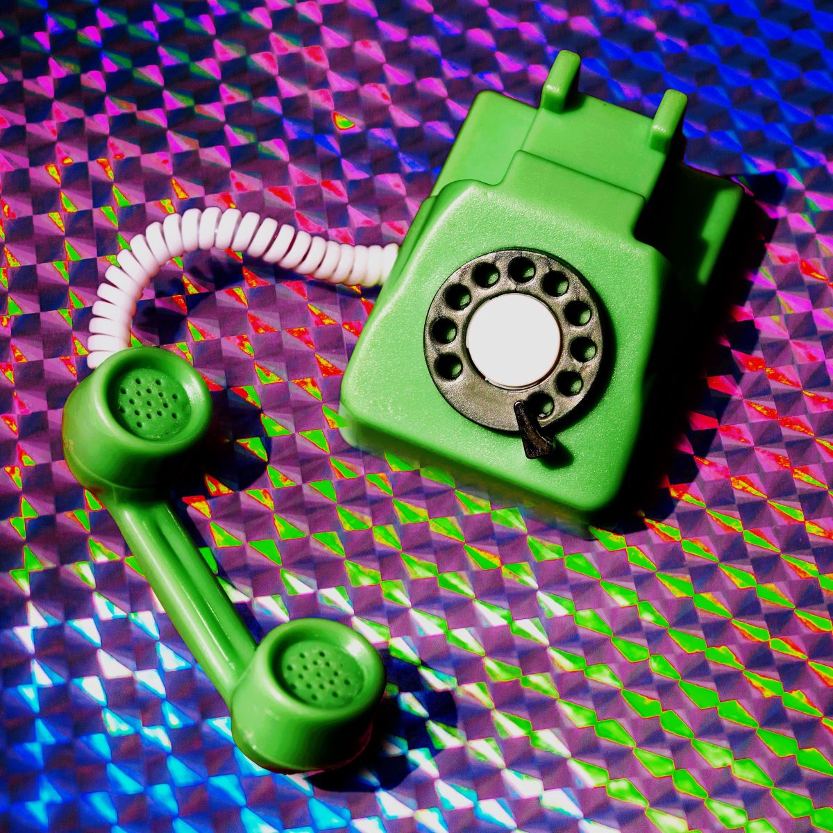 Experiment in Digital Disconnection Highlights Social Tensions